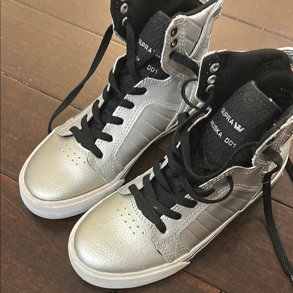 Supra Metallic Silver High-Tops with Black Accents excellent condition